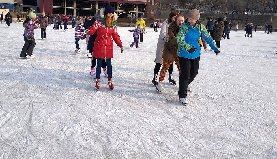 владивосток площадь борцов революции каток. набережная каток владивосток динамо. открытый каток владивосток. каток владивосток. катки.