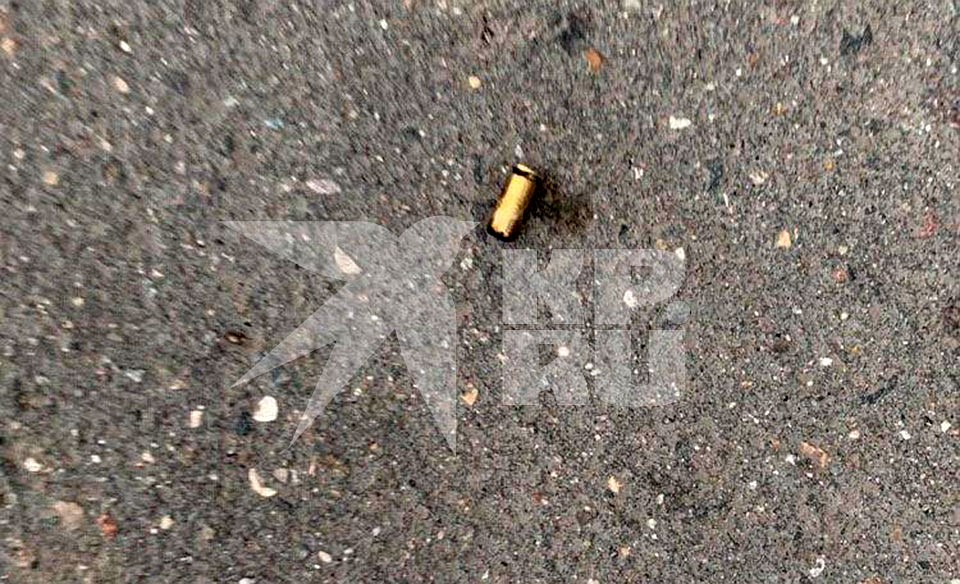 На месте ЧП повсюду валяются гильзы