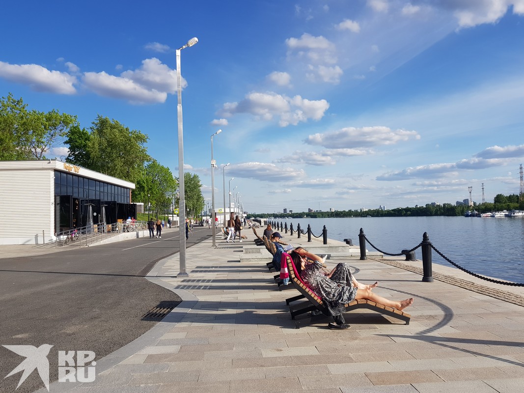 Пляжная зона возле Северного речного вокзала открылась в эти выходные.