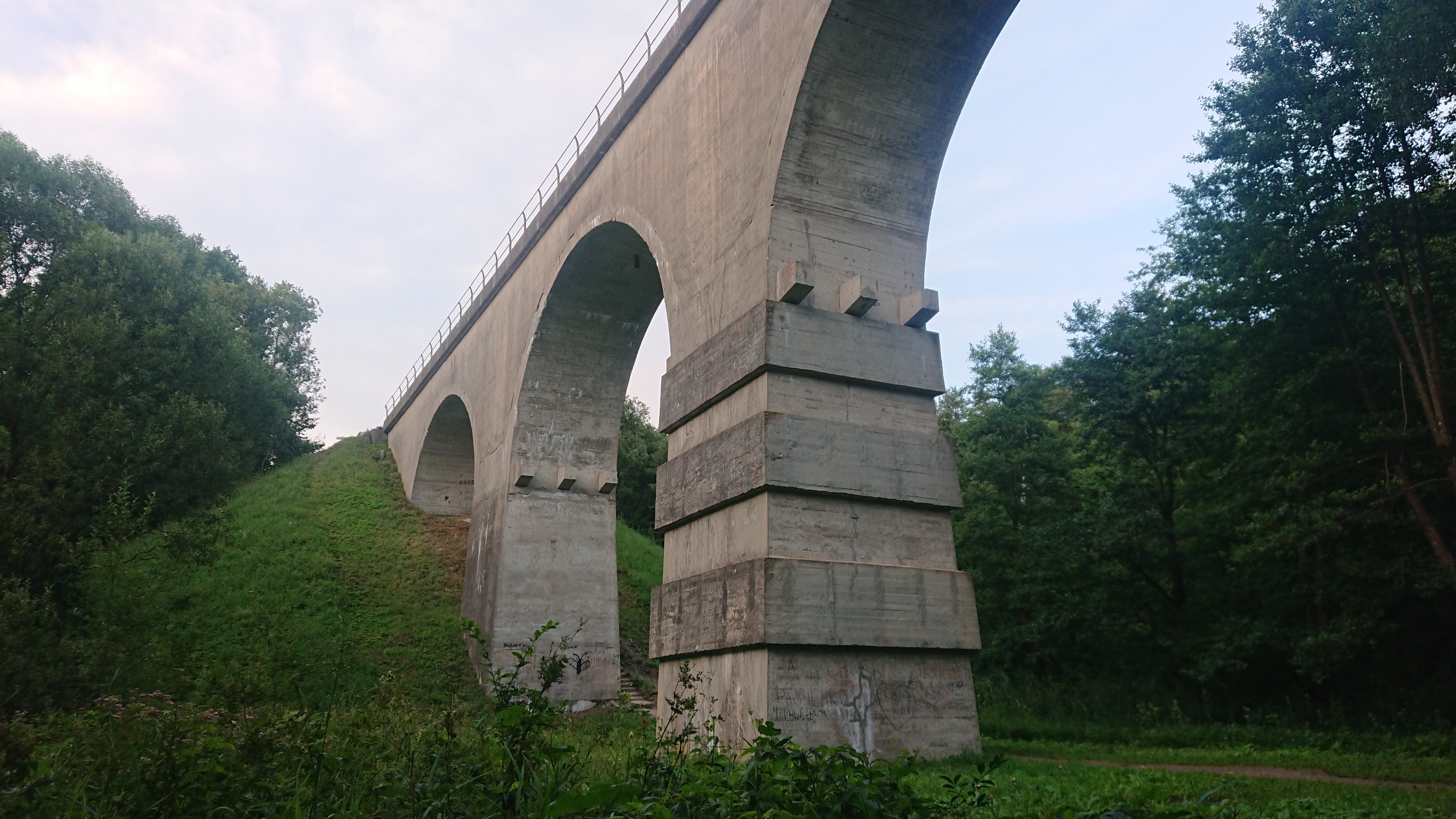 Самая популярная достопримечательность Роминтена - немецкий мост в Токаревке.