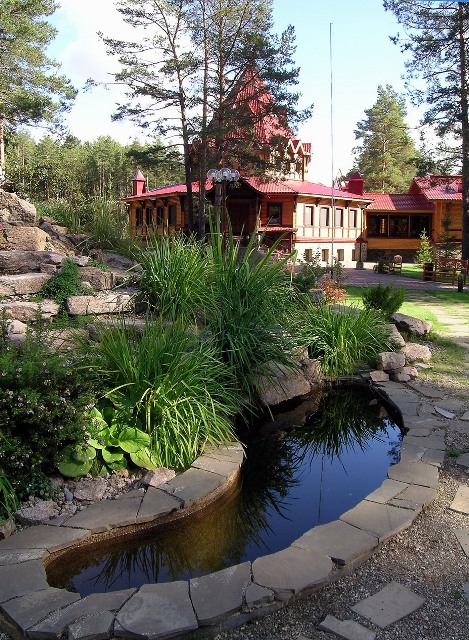 Всего 40 километров от Перми - и вы в "Демидково", где можно покататься на катамаранах и лодках.