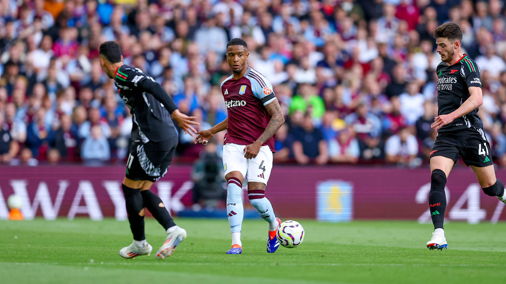 ФК «Астон Вилла» — ФК «Арсенал». Фото: globallookpress.com/IMAGO/Simon Davies