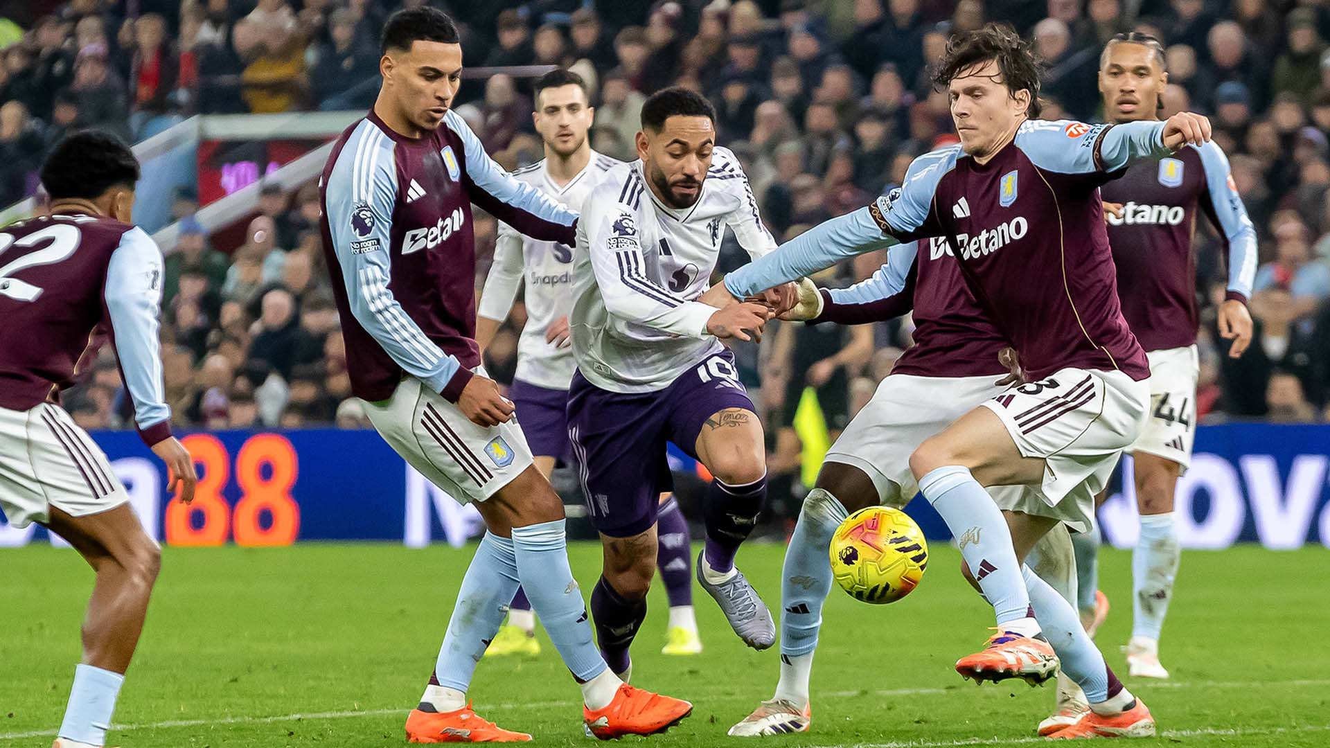 ФК «Манчестер Юнайтед» — ФК «Астон Вилла». Фото: globallookpress.com/IMAGO/Manjit Narotra