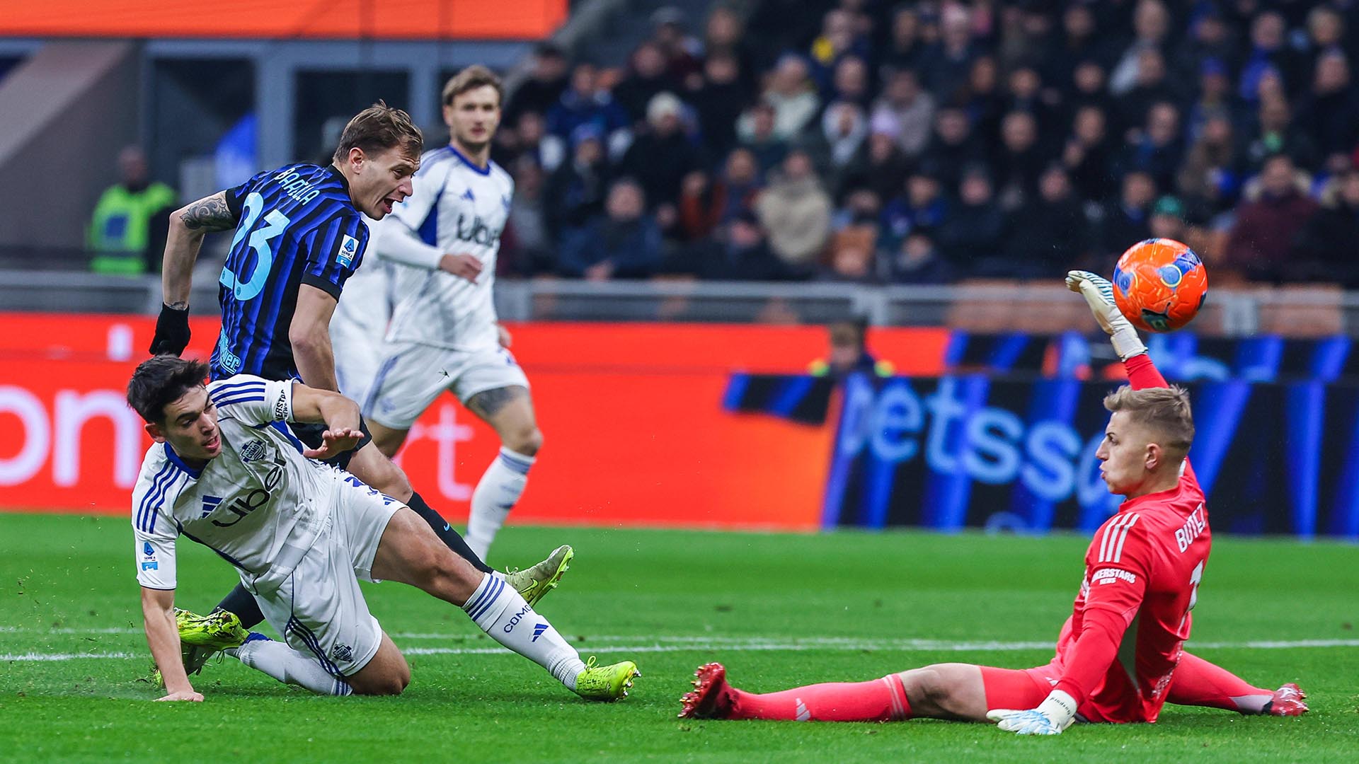 ФК «Комо» — ФК «Интер М». Фото: globallookpress.com/IMAGO/Fabrizio Carabelli/IPA Spo