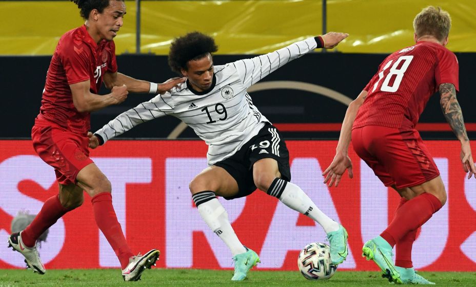 Лерой Сане обладает отличной скоростью и эффектным дриблингом. Фото: Reuters