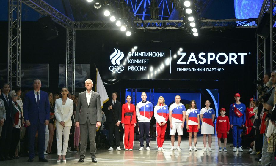 В форме сборной России на Играх-2020 несколько комплектов: от спортивной до повседневной - всего 60 предметов. А на церемонию открытия наши спортсмены вышли в кимоно. Фото: Global Look Press