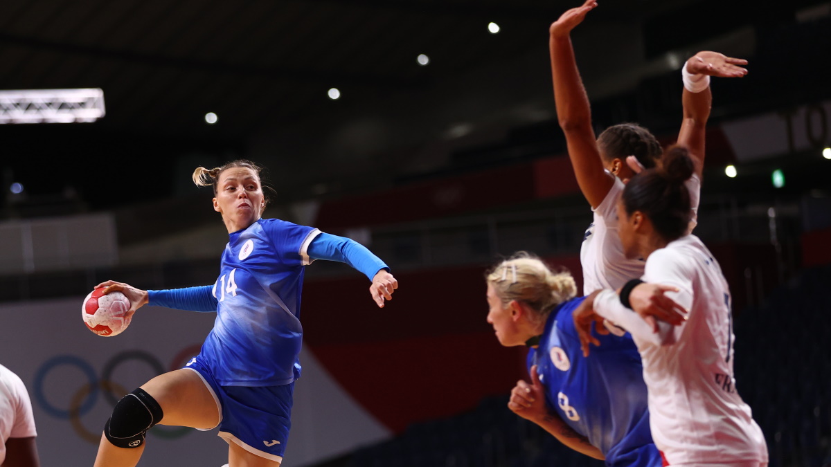 Полина Ведехина в атаке сборной России в финале гандбольного турнира Олимпиады. Фото: REUTERS