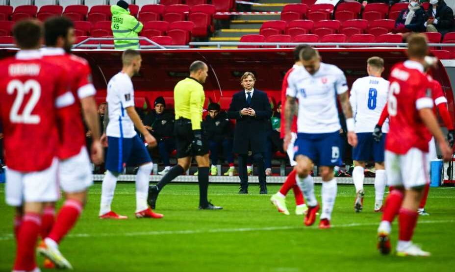 Валерий Карпин