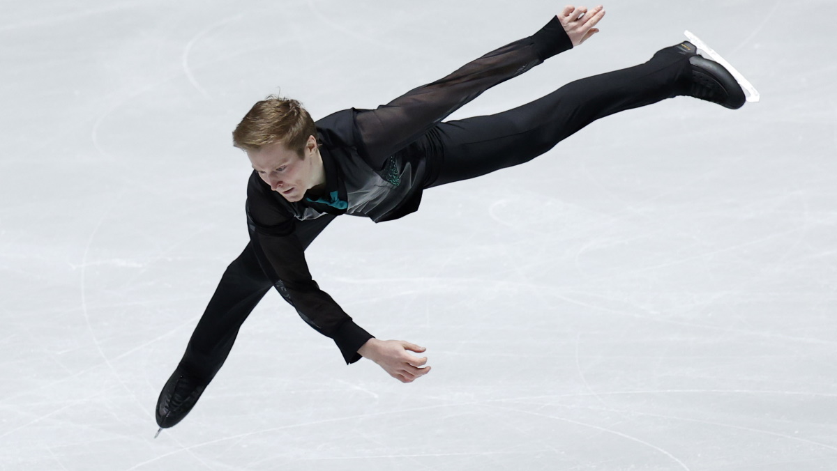 Россиянин Александр Самарин допустил ошибку на Гран-При Японии в короткой программе. Фото: REUTERS