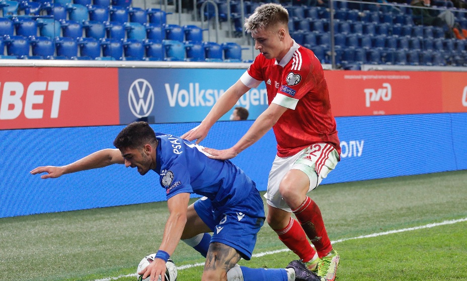 Андрей Мостовой забил дебютный гол за Россию в матче с Кипром.
Фото: Reuters 