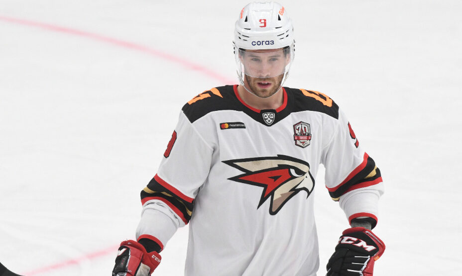 Корбан Найт, футбол