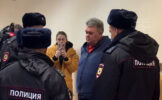Заслуженного тренера России по плаванию удалили из зала суда