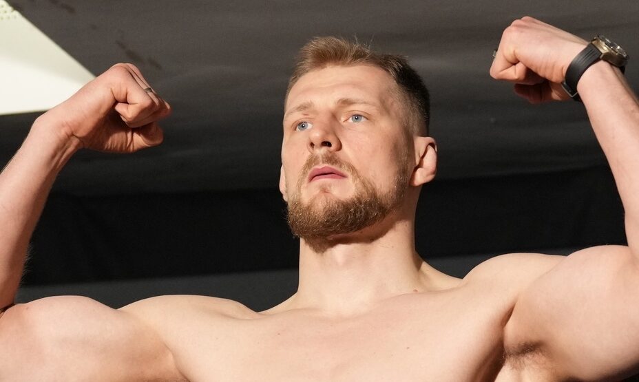 Александр Волков