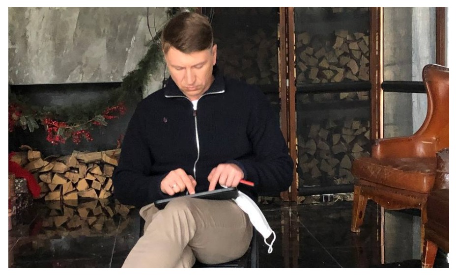 Алексей Ягудин снова поддерл футболистов. Фото: Telegram-канал Алексея Ягудина