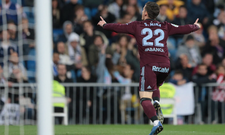 Санти Мина, футбол