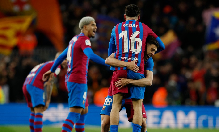 Педри и Гави не смогли помочь «Барселоне» на «Олд Траффорд». Фото: Reuters