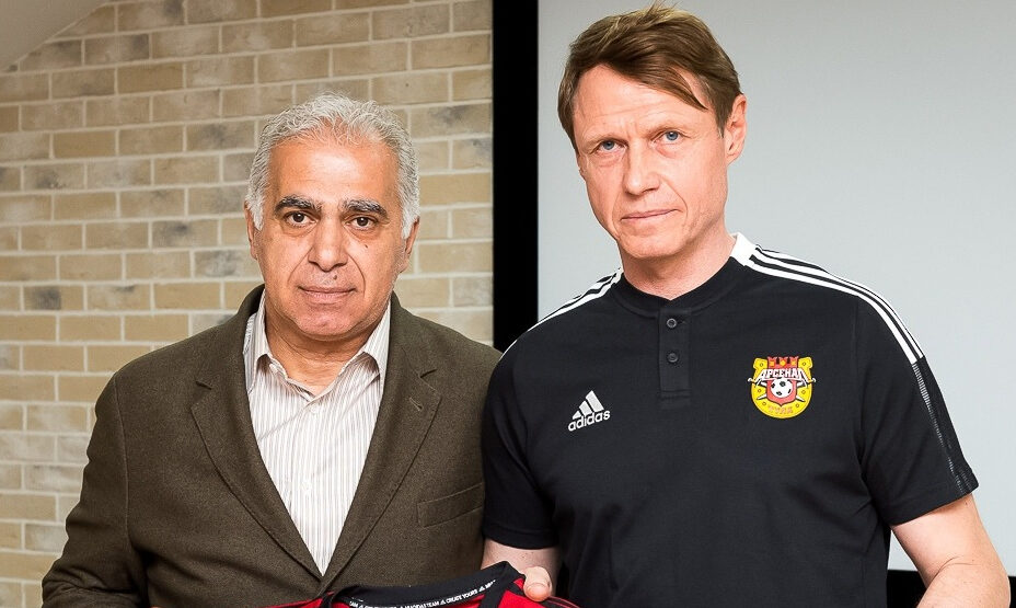 Олег Кононов