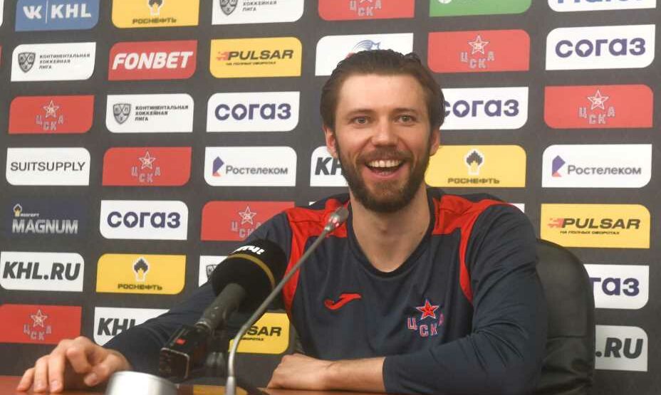 Иван Федотов, хоккеист