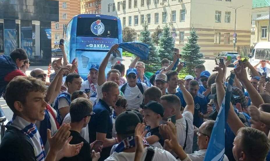 Олег Василенко, болельщики Факела