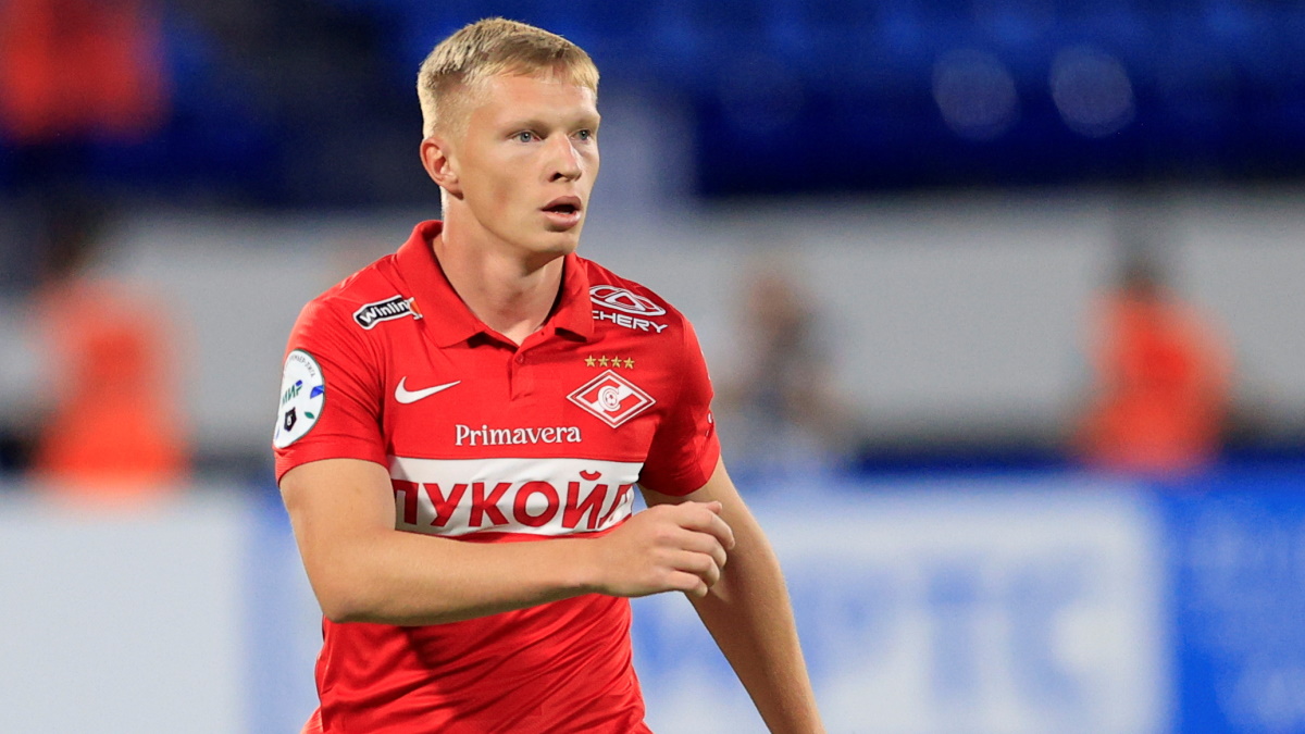 Николай Рассказов забил гол в ворота воронежского 