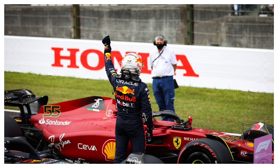 Пилет «Ред Булл» Ферстаппен празднует успех в Японии. Фото: Global Look Press