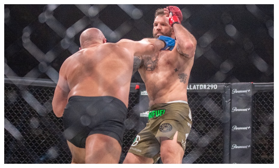 Федор Емельяненко проиграл Райану Бейдеру на Bellator 290 и завершил карьеру. Фото: Global Look Press