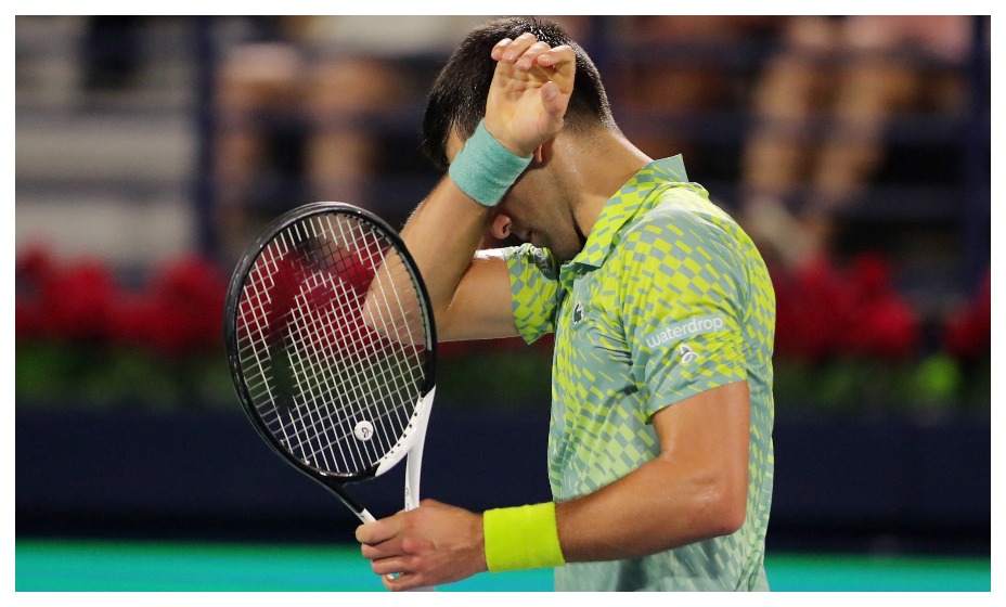 Новак Джокович проиграл Даниилу Медведеву в полуфинале турнира в Дубае. Фото: Reuters