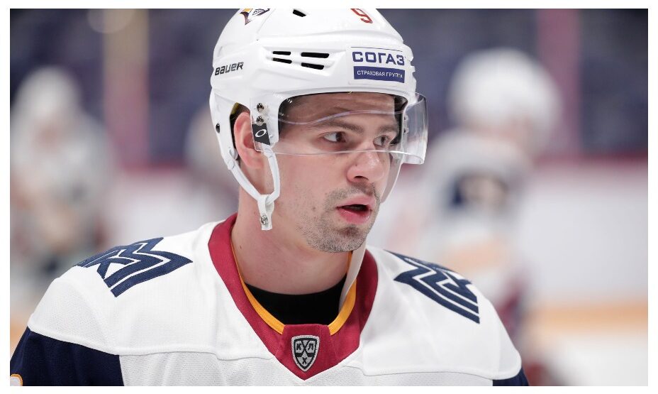 Виктор Антипин, хоккей