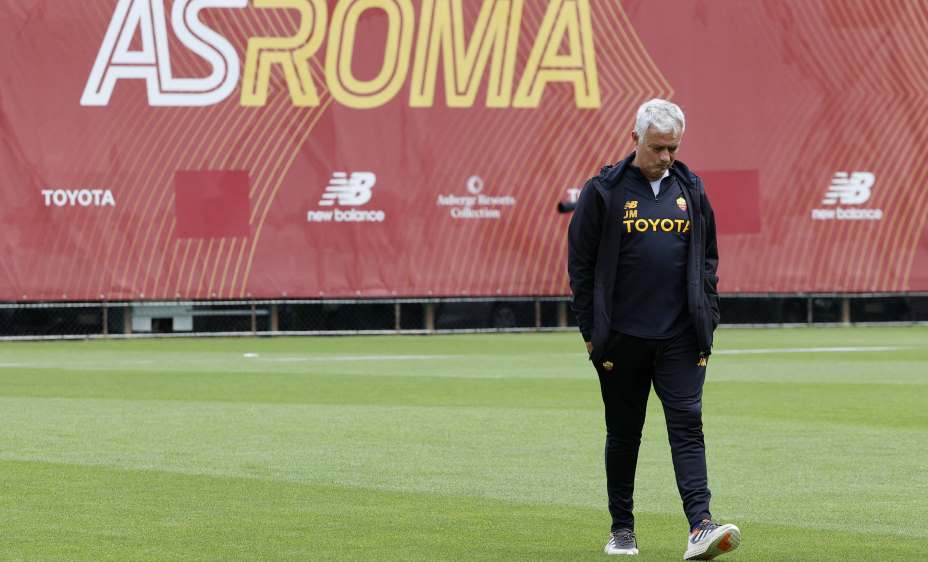 Жозе Моуринью строит планы. Фото: Reuters