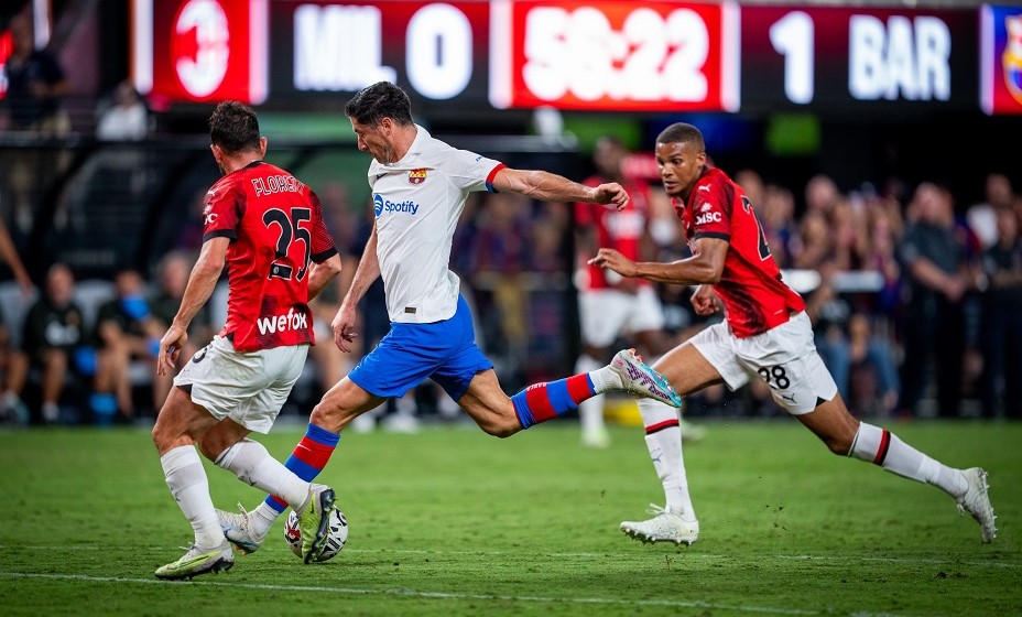 Левандовский был активен, но отличиться не смог. Фото: ФК «Барселона»