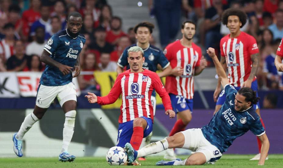 Антуан Гризманн и «Атлетико» сражаются до конца. Фото: Reuters