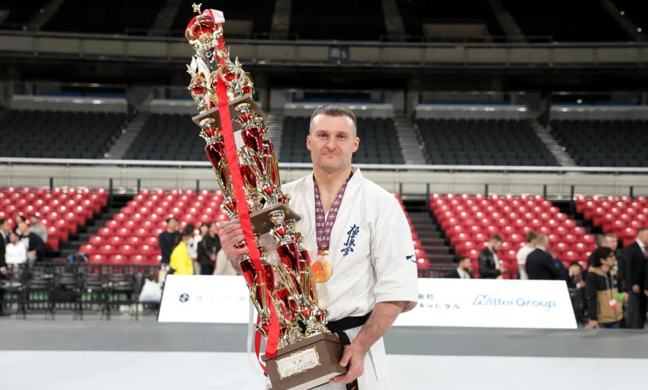 Александр Еременко стал абсолютным чемпионом мира по каратэ. Фото: РНФКК