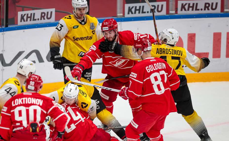 «Северсталь» обыграла спартаковцев со счетом 2:1. Фото: ВК ХК «Северсталь»