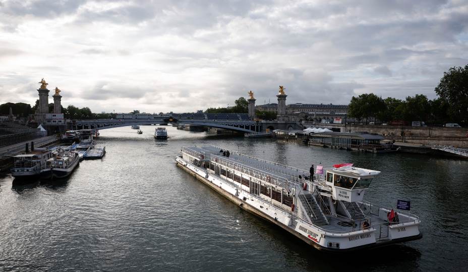 Репетиция парада лодок на церемонии открытия Олимпийских игр в Париже. Фото: Reuters