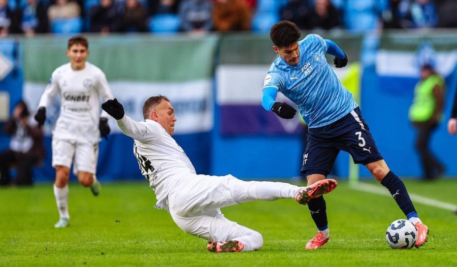 Форвард «Акрона» Артем Дзюба забил рекордный в матче против «Крыльев Советов». Фото: Соцсети ФК «Крылья Советов»