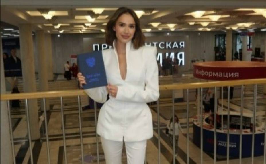 Фигуристка Алина Загитова получила диплом магистра. Фото: Соцсети Алины Загитовой