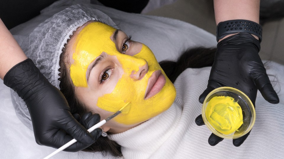 Желтый пилинг лица в 2025 году