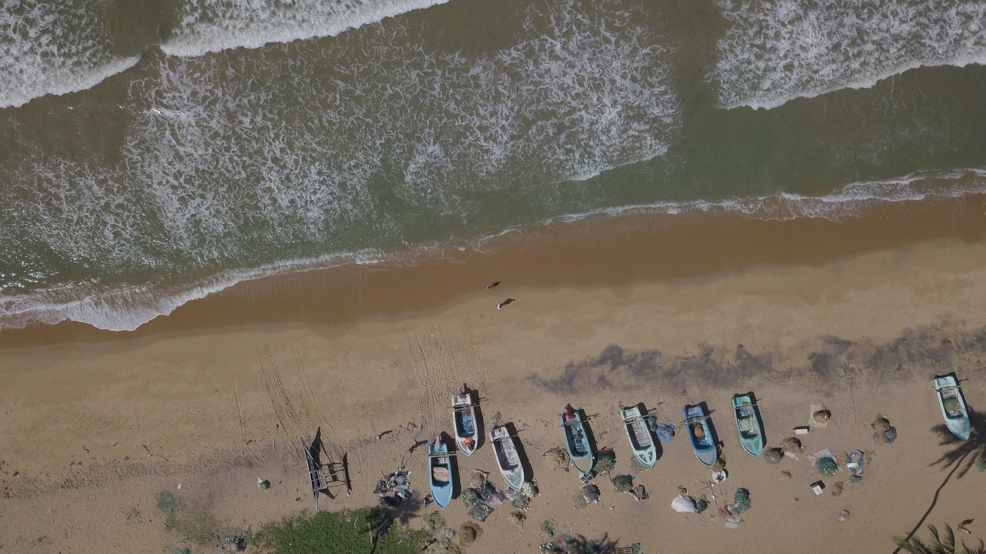 Вид с высоты на пляж Ваддува, Шри-Ланка.