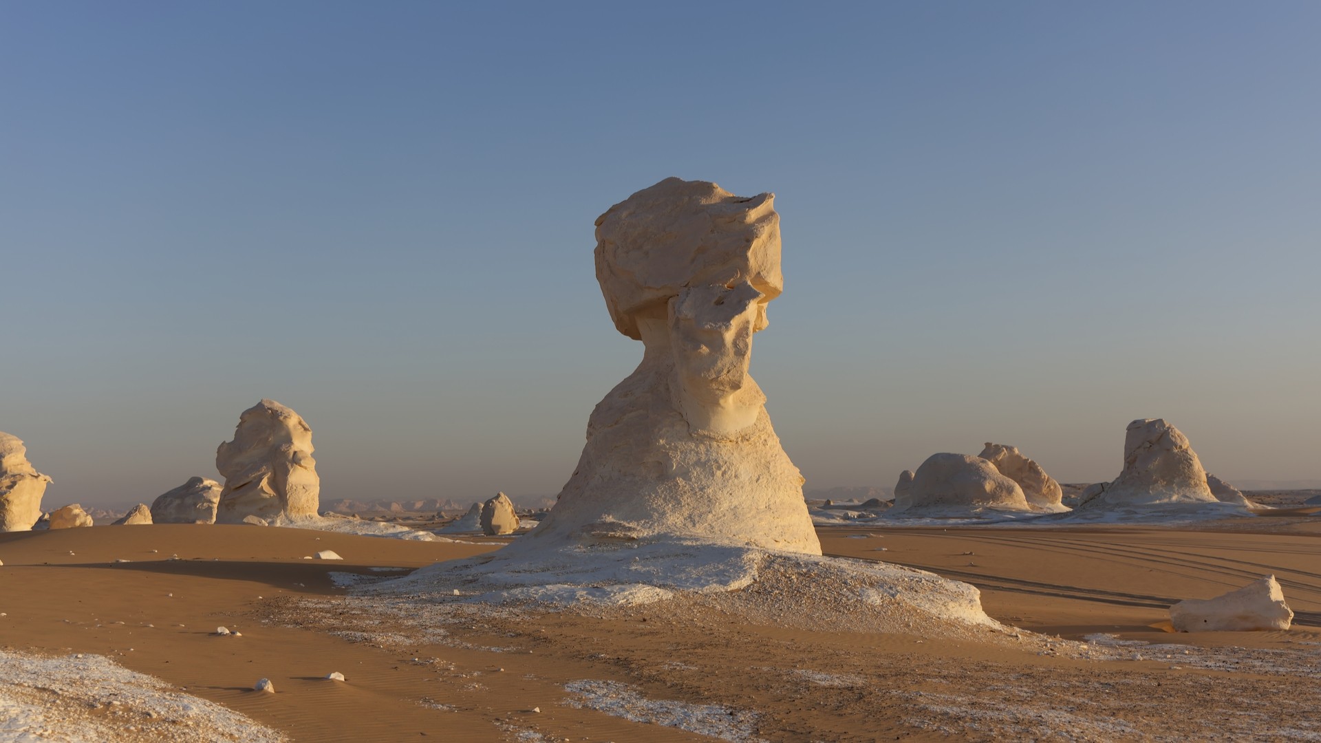 Рассвет в Белой пустыне Египта.