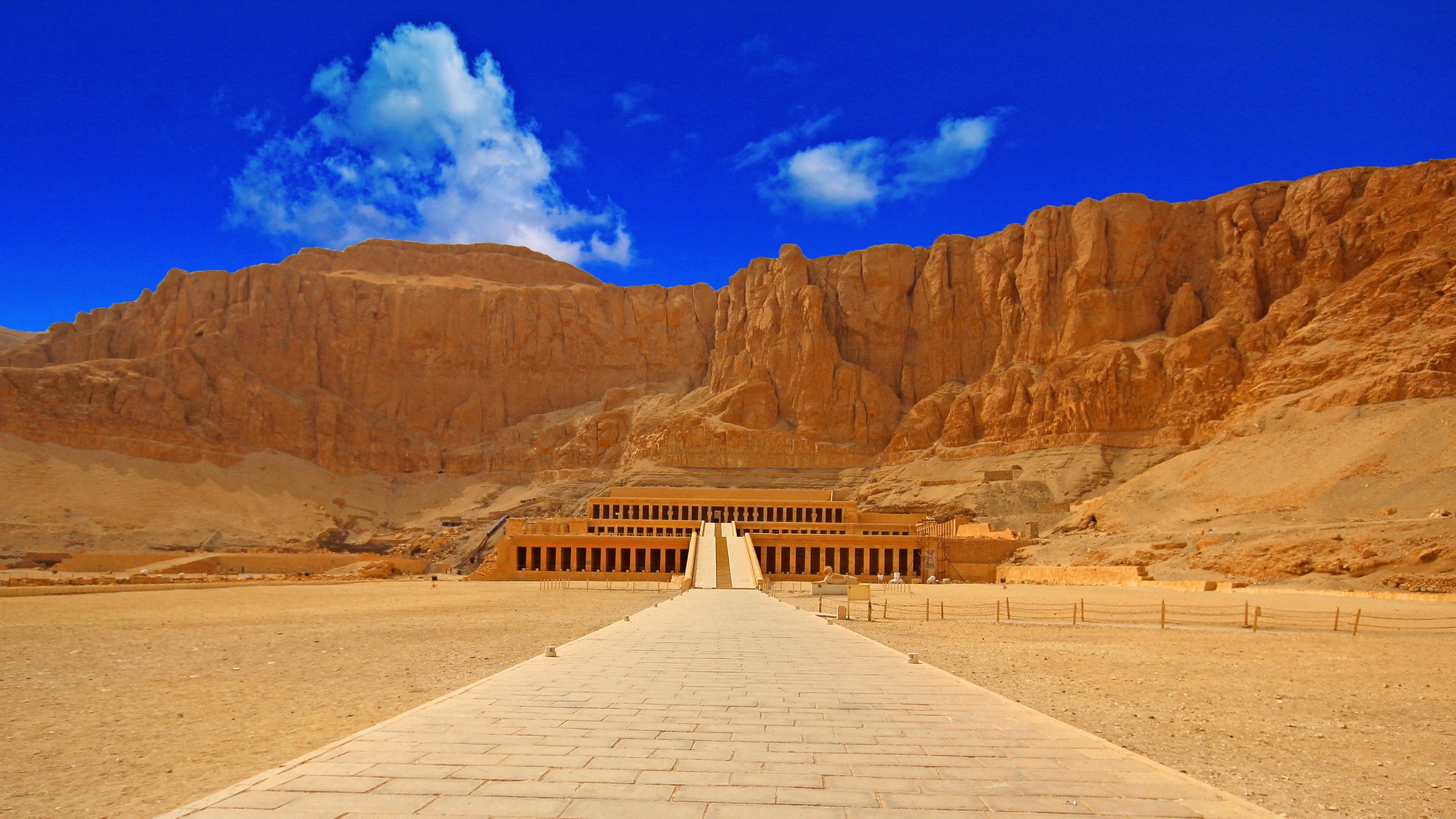 Храм Хатшепсут в Долине Царей.