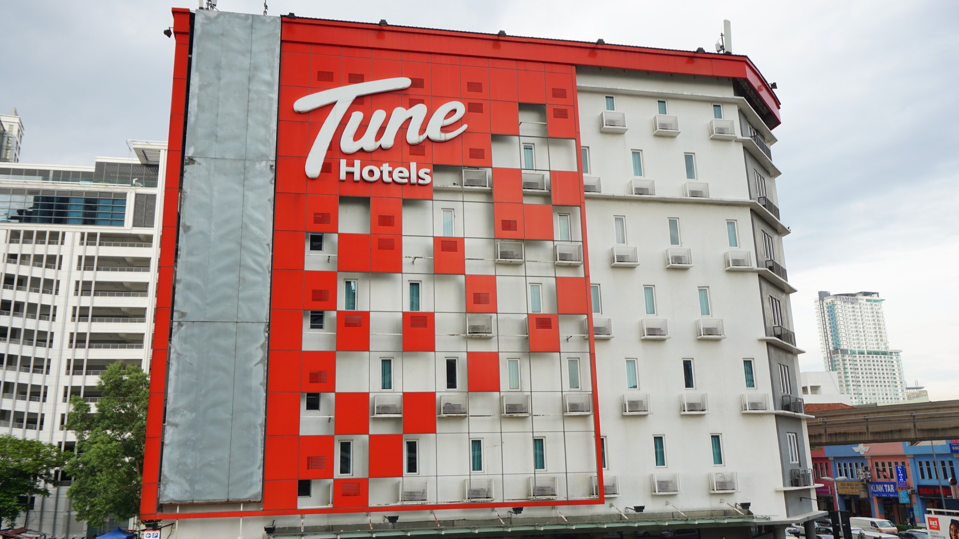 Отель Tune Hotel KLIA-KLIA2, Airport Transit Hotel в Куала-Лумпуре.